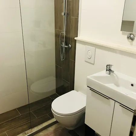 Ema Apartment *